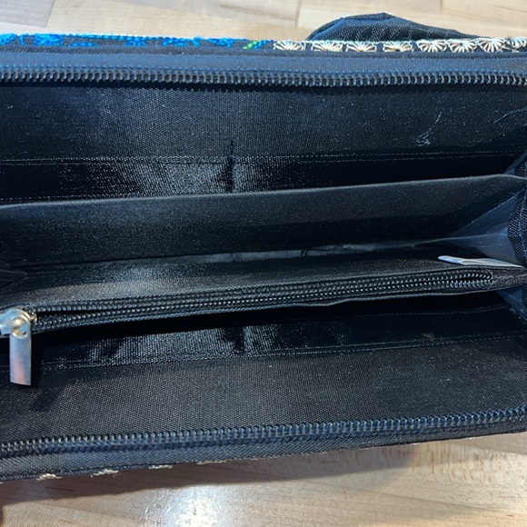 Embroidered Wallet - Picture 4 of 7